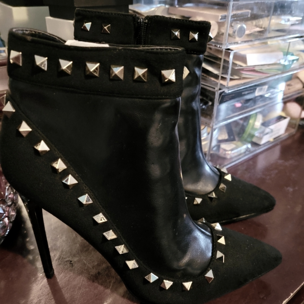 Heeled boots